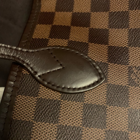 Louis Vuitton Neverfull Bag and Wristlet - Picture 6 of 14